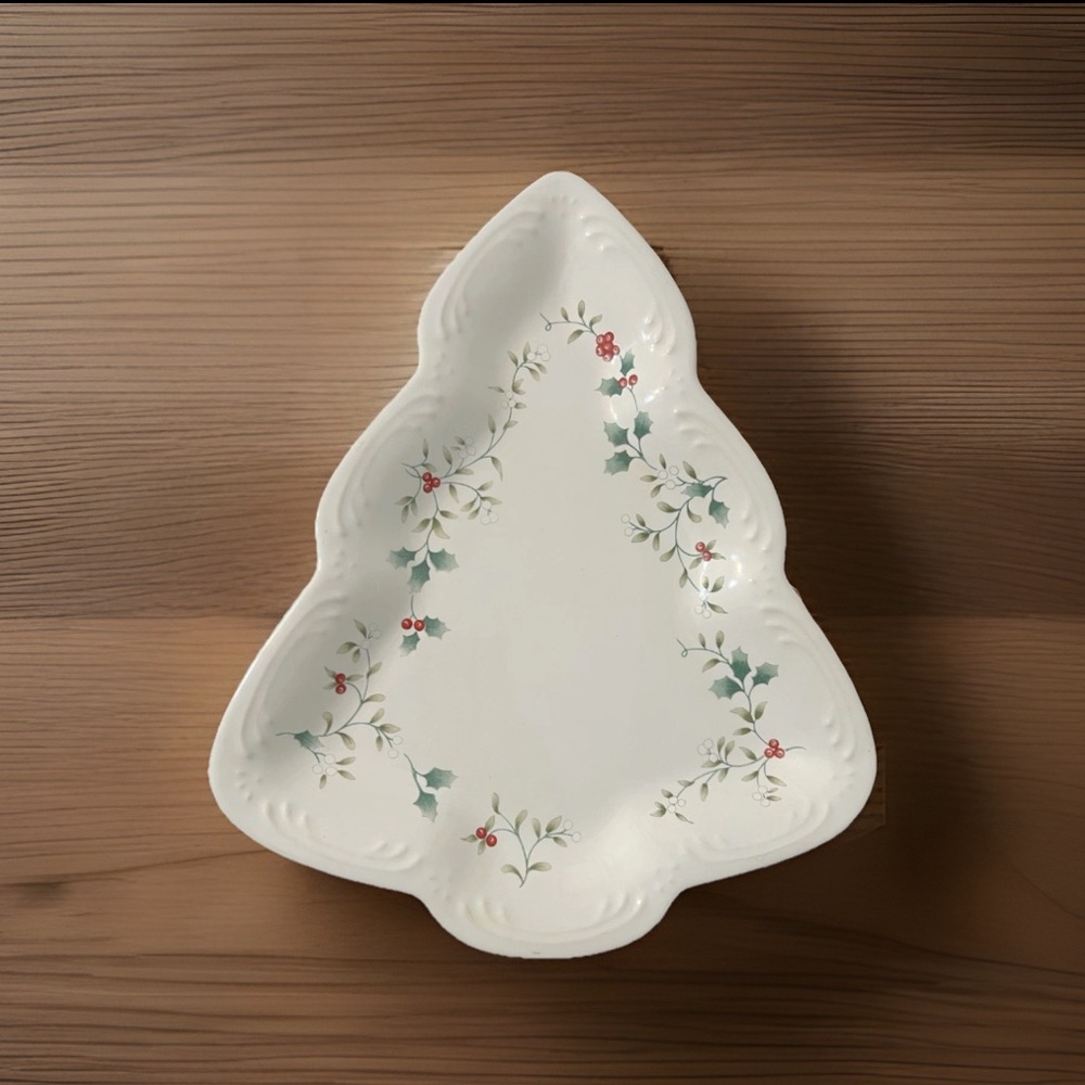 Vtg Christmas Tree Plate Pfaltzgraff Winterberry Serving Dish 10.5” Trinket Tray